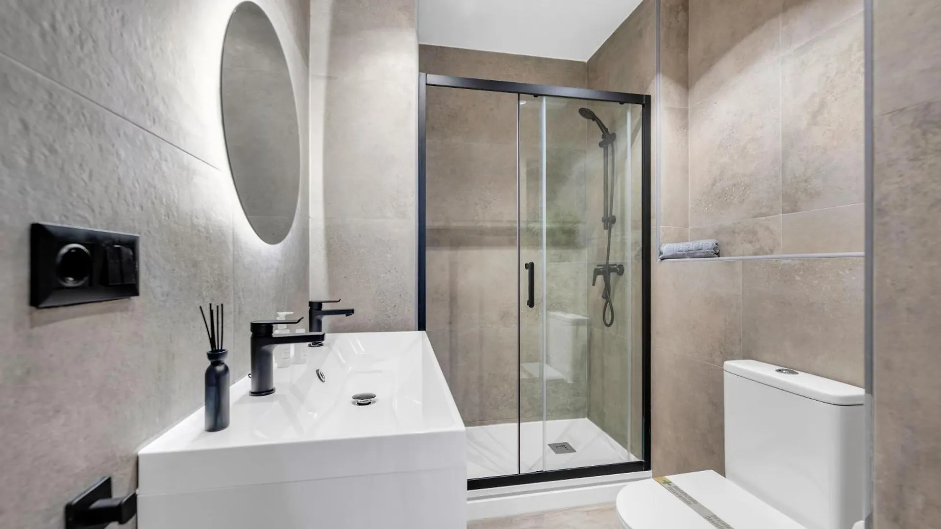 Las Flores Luxury Apartment Malaga 0*,  Spain